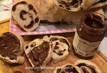 PANE CON L'UVETTA