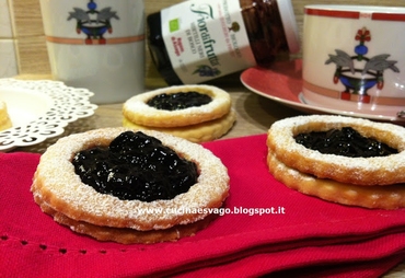 BISCOTTI CON FARINA DI RISO E COMPOSTA DI FRUTTA