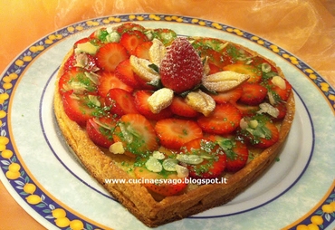 TORTA CON CREMA AL LIMONE E FRAGOLE
