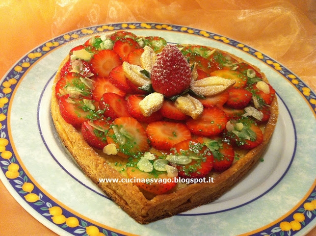 TORTA CON CREMA AL LIMONE E FRAGOLE