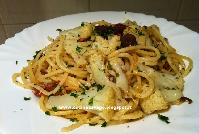 SPAGHETTI AL FORNO CON CAVOLFIORE