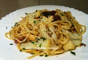 SPAGHETTI AL FORNO CON CAVOLFIORE