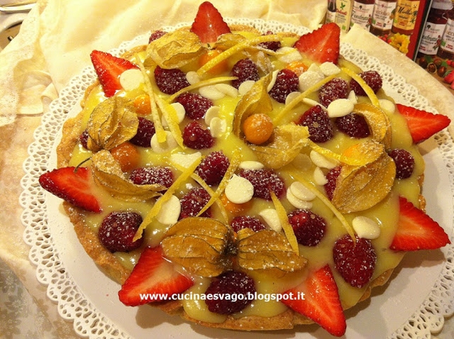 CROSTATA CON FARINA DI FARRO, CREMA E FRUTTA