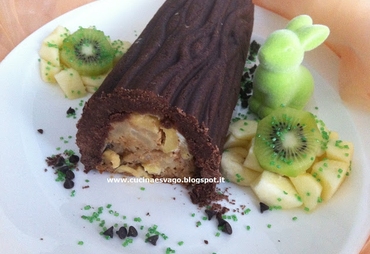 TRONCHETTO DI PASQUA AL CACAO CON MACEDONIA