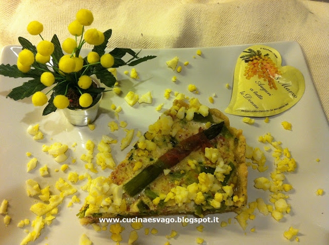 CROSTATA SALATA CON ASPARAGI, UOVA E PROSCIUTTO