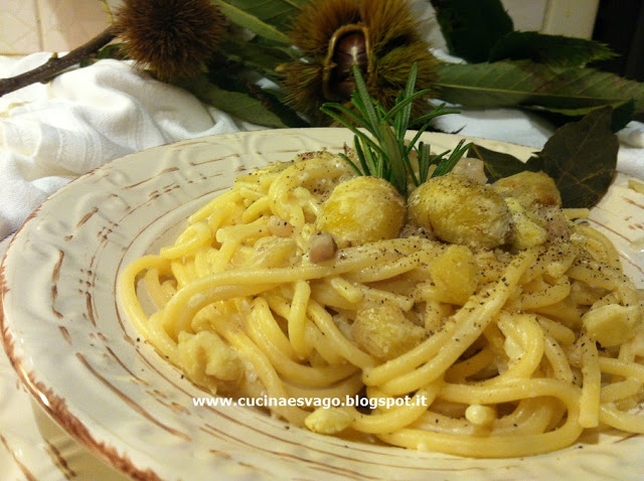 SPAGHETTI CON CASTAGNE E LARDO