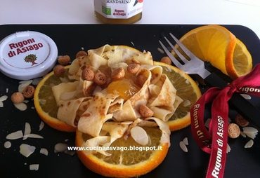CREPES CON COMPOSTA DI MANDARINI: DOLCE FRANCESE