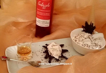 GELATO AL COCCO CON LIQUORE DI CORBEZZOLO