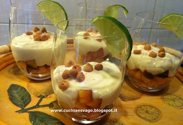 DOLCE CON PESCHE, COMPOSTA DI MELOGRANO E CREMA