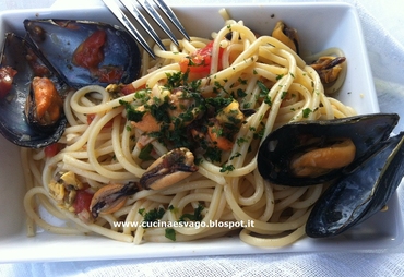 SPAGHETTI  CON LE COZZE: SAPORE DI MARE