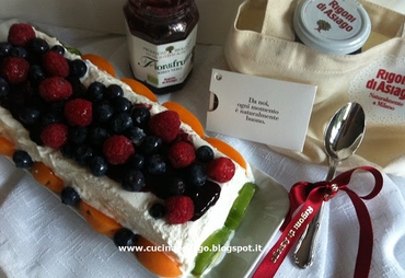 MATTONELLA ALLO YOGURT GRECO CON FRUTTI DI BOSCO