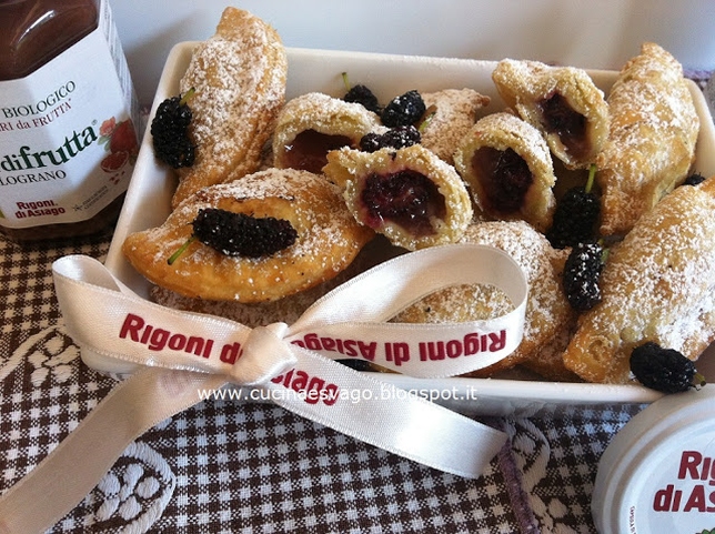 RAVIOLI DOLCI RIPIENI DI CONFETTURA DI MELOGRANO