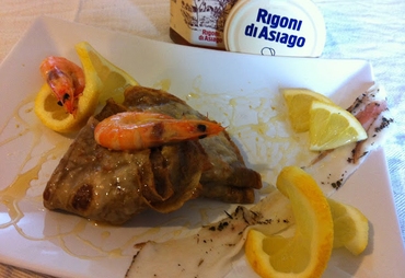 CRESPELLE AL CAFFE’ RIPIENE DI GAMBERI,