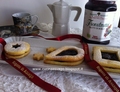 BISCOTTI CON CONFETTURA AI FRUTTI DI BOSCO