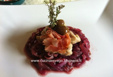 STRACCETTI DI VITELLO CON SPECK E OLIVE