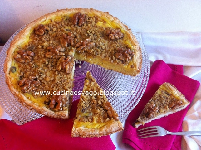 CROSTATA CON CREMA PASTICCERA, UVETTE E NOCI