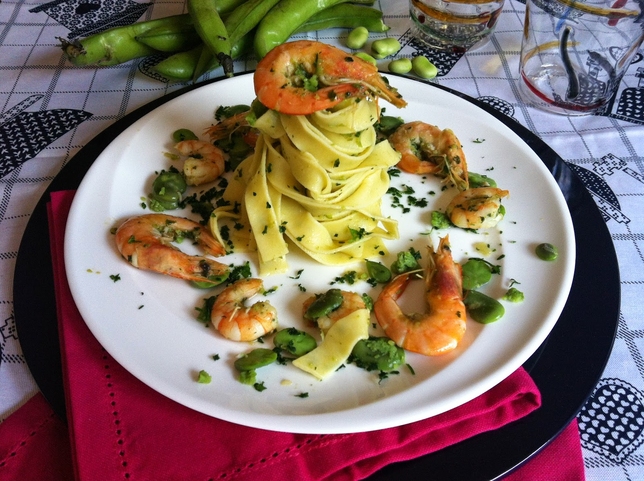 PAPPARDELLE CON GAMBERI E FAVE