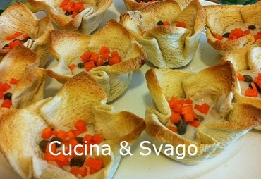 CESTINI DI PANE CON FORMAGGIO FRESCO