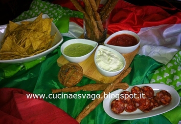 ANTIPASTO DI TORTILLAS E DIP BIANCO, ROSSO E VERDE