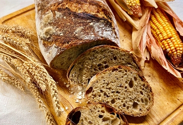 PANE CON FARINA MULTICEREALI ED ESUBERO DI LICOLI