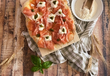 RICETTA PIZZA IN PALA ALLA ROMANA FATTA IN CASA