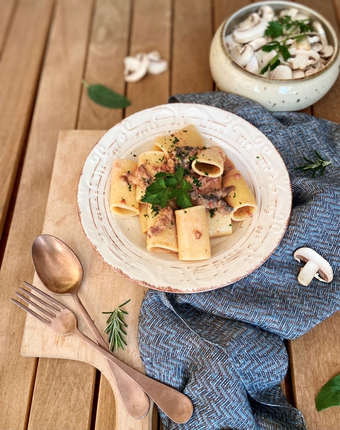 PASTA AI FUNGHI E PROSCIUTTO CRUDO: TOP!