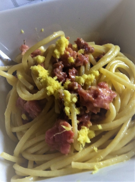 CARBONARA CON SALSICCIA E ZENZERO: FRESCA DELIZIA