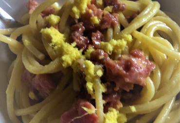 CARBONARA CON SALSICCIA E ZENZERO: FRESCA DELIZIA