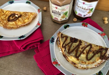 CREPES DOLCI ALLA CREMA DI NOCCIOLE E PANNA