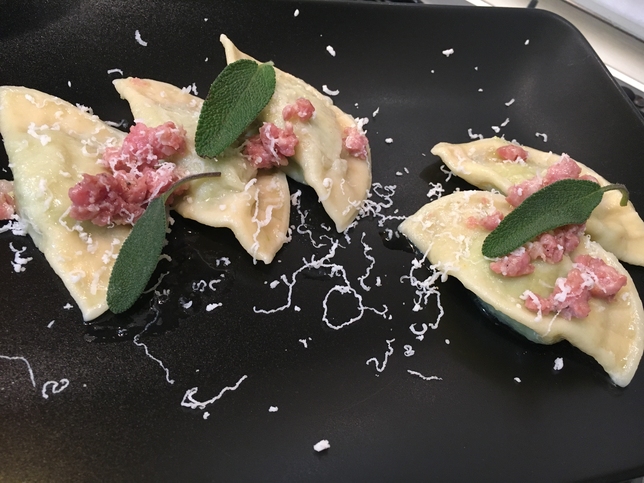 RAVIOLI RIPIENI DI RICOTTA E BROCCOLETTO