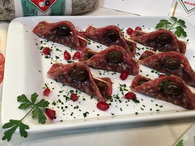 SALAME MILANO CON RIPIENO DI OLIVE SAPORITO