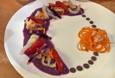 ANTIPASTO DI MARE: CAVOLO ROSSO, SEPPIA E GAMBERI