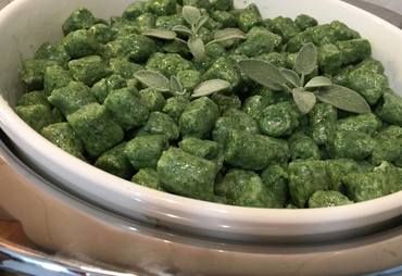 GNOCCHI DI RICOTTA ED ERBETTE AL BURRO FUSO