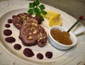 FILETTO DI MAIALE CON SALSA AL VINO ROSSO