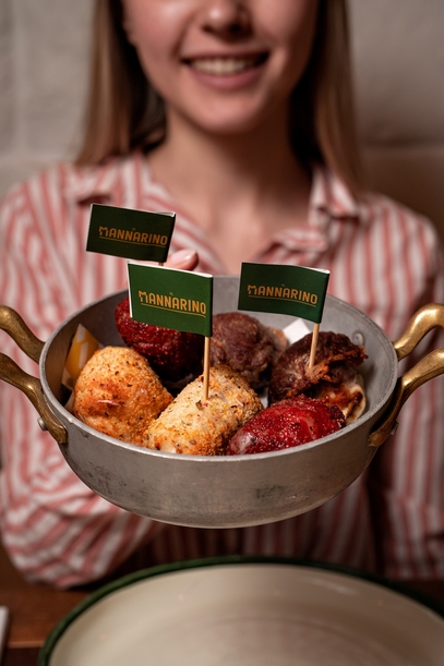 CENARE IN UNA MACELLERIA CON CUCINA: IL MANNARINO