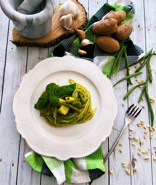 PASTA AL PESTO DI BASILICO, FAGIOLINI E PATATE