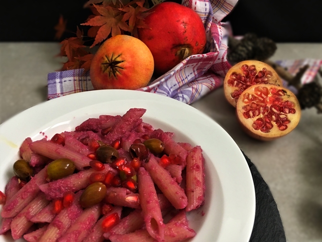 PASTA CON PESTO DI CAVOLO ROSSO, GUSTO INTENSO