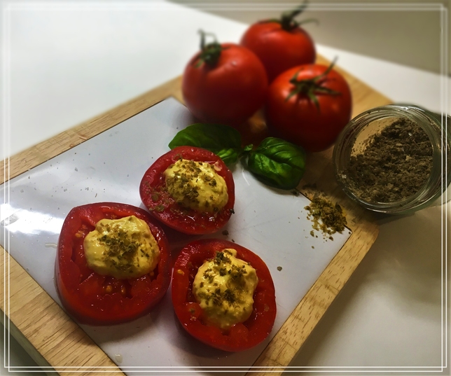 POMODORI CON SALSA TONNATA E POLVERE DI CAPPERI