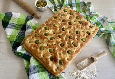 FOCACCIA SOFFICE IN TEGLIA: RICETTA FACILE