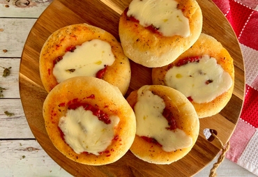 PIZZETTE VELOCI E SOFFICI: RICETTA PER APERITIVI