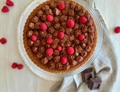 TORTA CON NAMELAKA AL CIOCCOLATO E LAMPONI