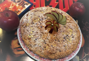 TORTA SBRICIOLATA RIPIENA DI MELE E CREMA