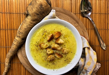 VELLUTATA DI PASTINACA E PATATE: IL COMFORT A TAVOLA