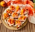 ANTIPASTO CON ROBIOLA, PESCHE E PANCETTA IN 15 MINUTI