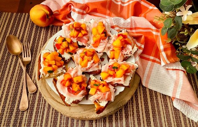 ANTIPASTO CON ROBIOLA, PESCHE E PANCETTA IN 15 MINUTI