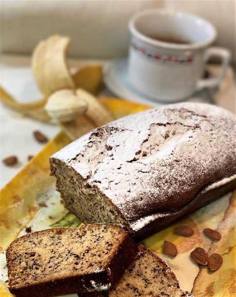 BANANA BREAD O PLUMCAKE BANANE E MANDORLE