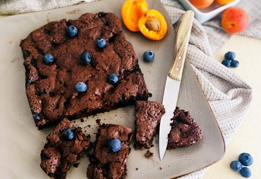 BROWNIE AL CIOCCOLATO E CAFFE AI MIRTILLI