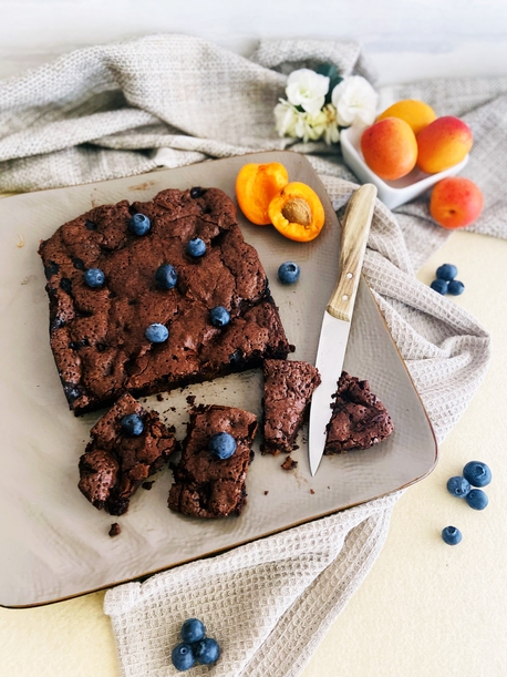 BROWNIE AL CIOCCOLATO E CAFFE AI MIRTILLI