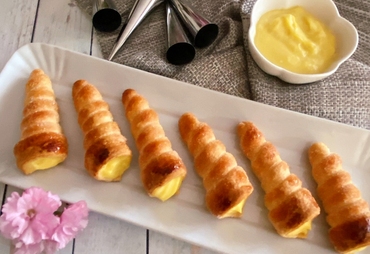 CANNONCINI ALLA CREMA PASTICCERA FATTI IN CASA