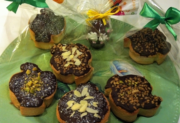 COLOMBINE DI PASQUA CON CIOCCOLATA FONDENTE